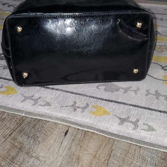 Michael Kors Black Patent Tote and Estee Lauder Bag⚜️🖤⚜️ - Picture 7 of 13